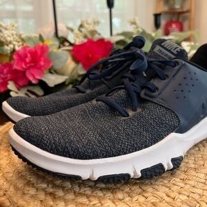 Nike Men's Dark Blue Athletic Shoes